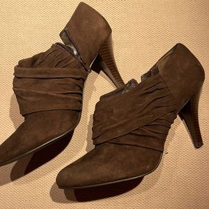 Brown faux suede size 10 heeled booties